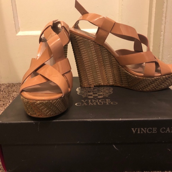 Vince Cumato VC-Hattie Nubuck Wedge - Picture 4 of 6